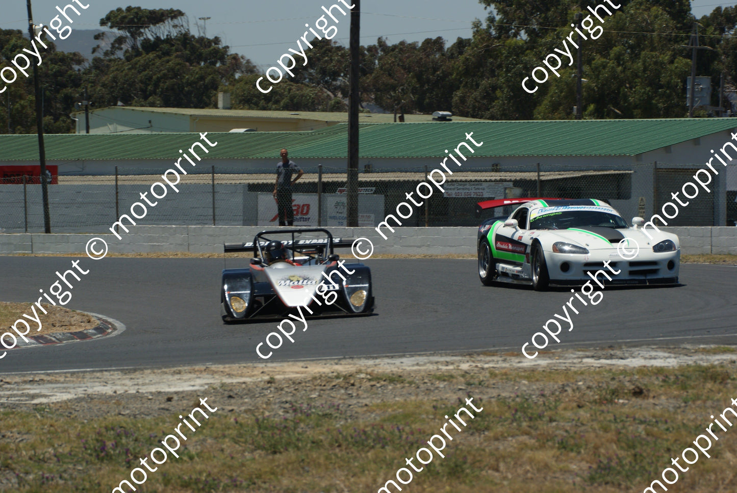 11 Steve Humble, Ferdi van Niekerk jnr 13 Charl and Harry Arangies Dodge Viper practice