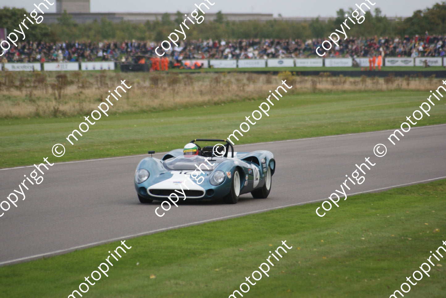 12 Jose Alberquerque Lola Chev T70 race (9)