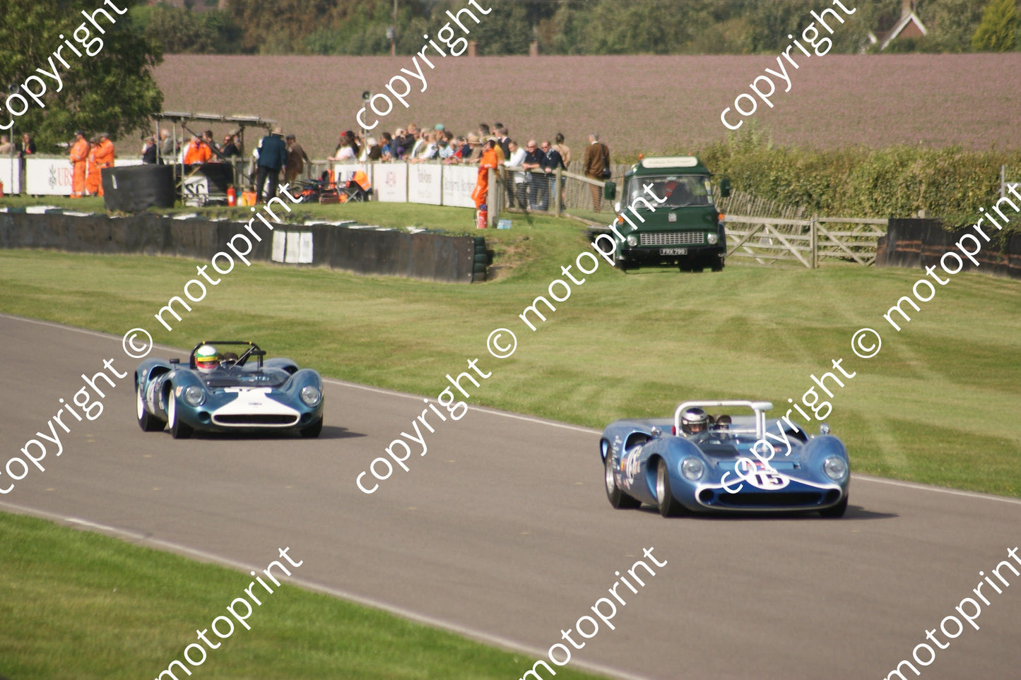 15 Roald Goethe Lola Ford T70 12 Jose Alberquerque Lola Chev T70 practice (5)