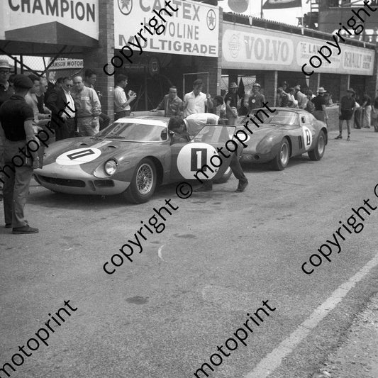 1964 1 David Piper Tony Maggs Ferrari 275LM_ Fraser-Jones and Piper behind car_ 2 John Love Peter de Klerk Ferrari 250GTO low-line (courtesy Ken Stewart) 651