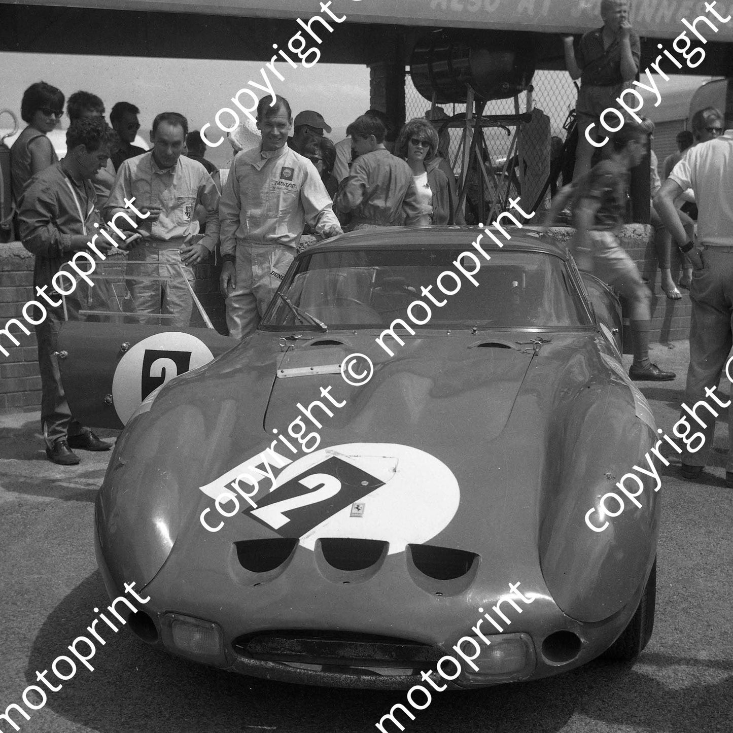 1964 2 Eddie Pinto Peter de Klerk John Love behind car_ Ferrari 250GTO low-line David Piper owned car (courtesy Ken Stewart)(1)
