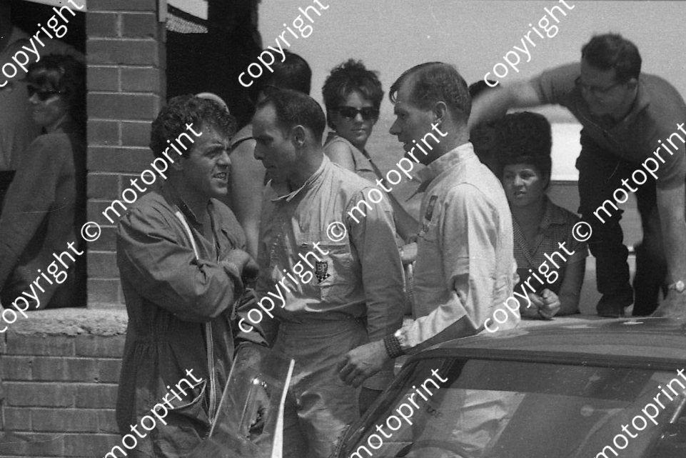 1964 2 Eddie Pinto Peter de Klerk John Love behind car_ Ferrari 250GTO low-line David Piper owned car (courtesy Ken Stewart) (4)y
