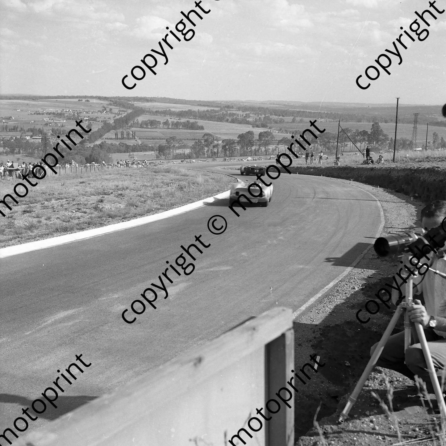 1965 2 Prophet McLaren_ 4 Pierpoint Lola T70 Esses (courtesy Ken Stewart) 664