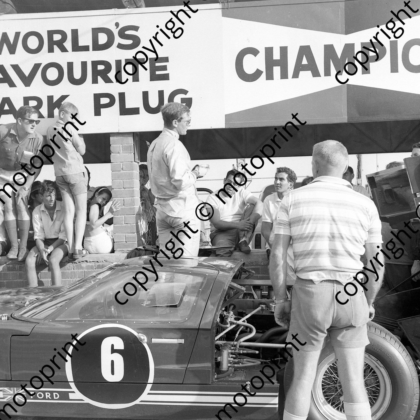 1965 6 Peter Sutcliffe centre, Innes Ireland Ford GT40 (courtesy Ken Stewart)(2)