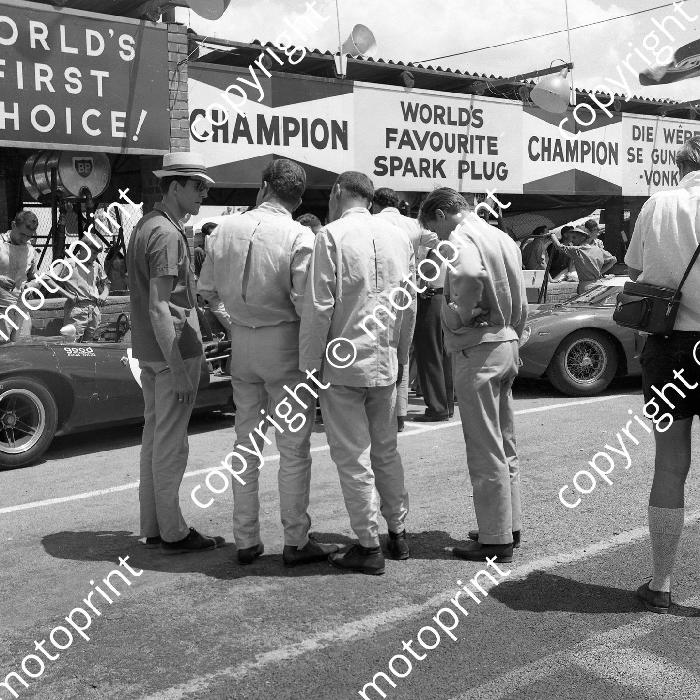 1965 Paul Hawkins, Peter de Klerk, Mike D_Udy (courtesy Ken Stewart) 670