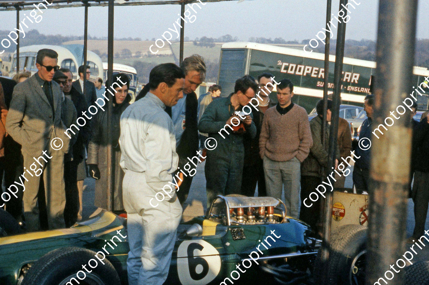 1965 a4 5 Jim Clark Lotus 33 (courtesy Roger Swan) ed 015