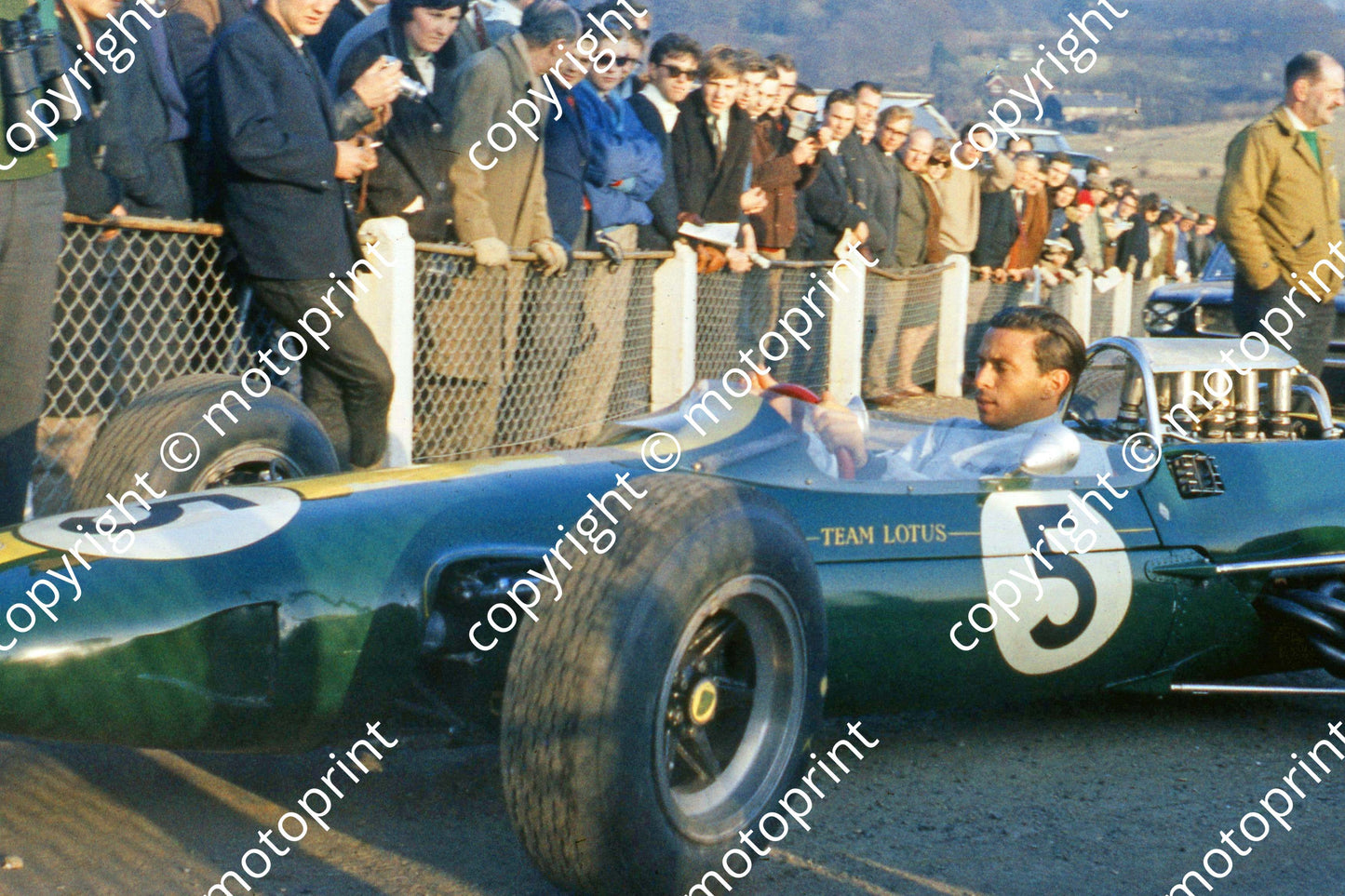 1965 a4 5 Jim Clark Lotus 33 (courtesy Roger Swan) ed 016