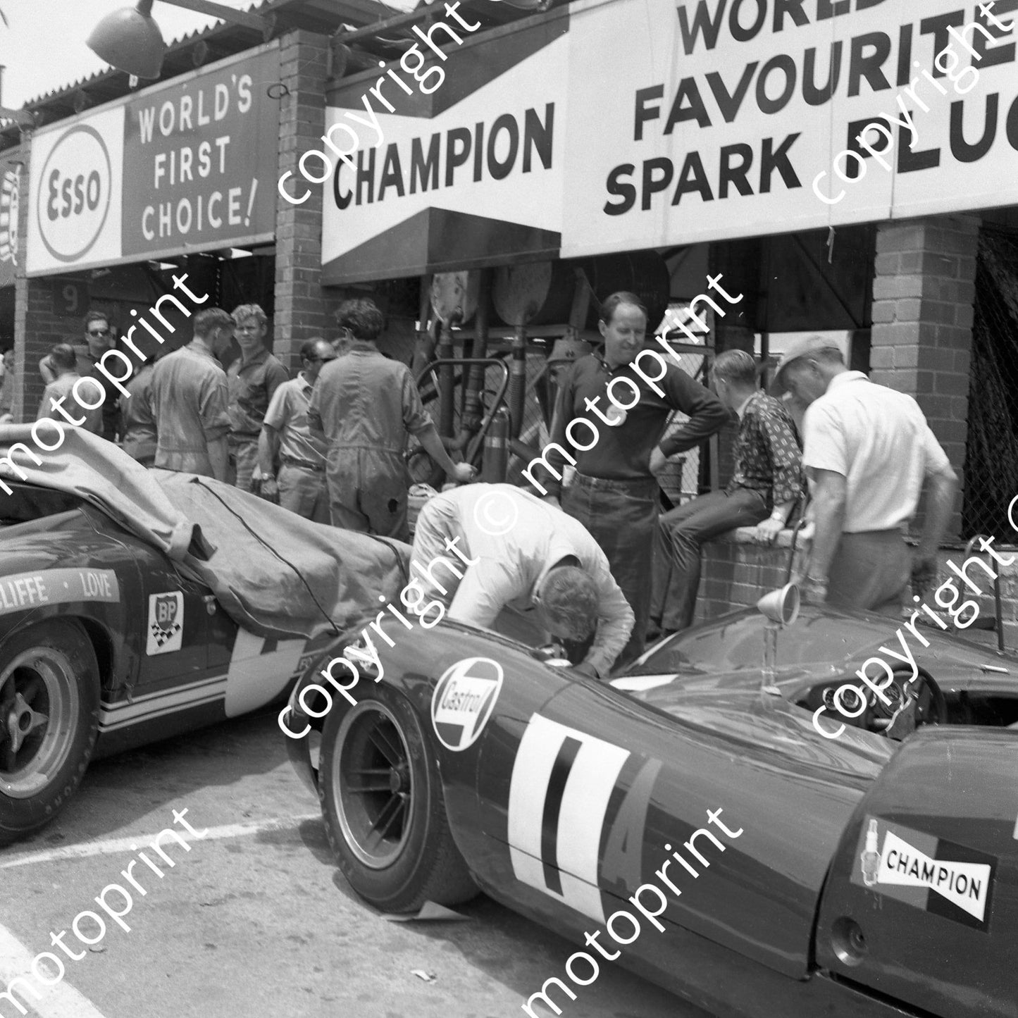 1966 1 Lola Ford T70; 2 Ford P40 (courtesy Ken Stewart) 755