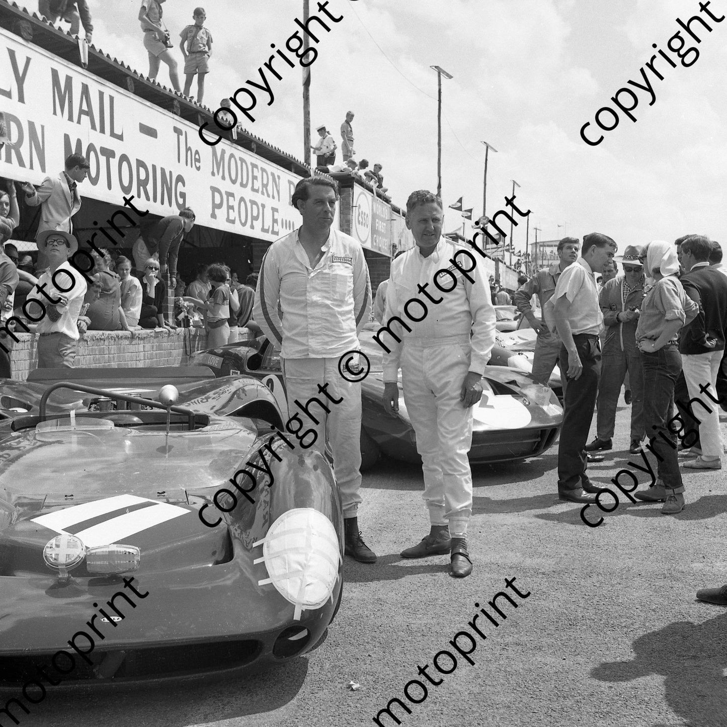 1966 1 Roy Pierpoint Doug Serrurier Lola Ford T70 (courtesy Ken Stewart) (2)