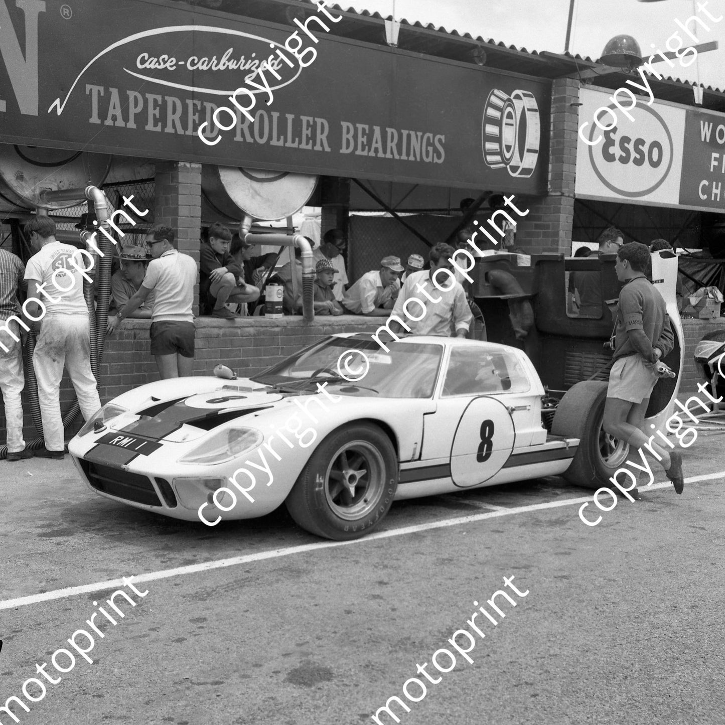 1966 8 David Hobbs Mike Spence Ford GT40 (courtesy Ken Stewart) (3)
