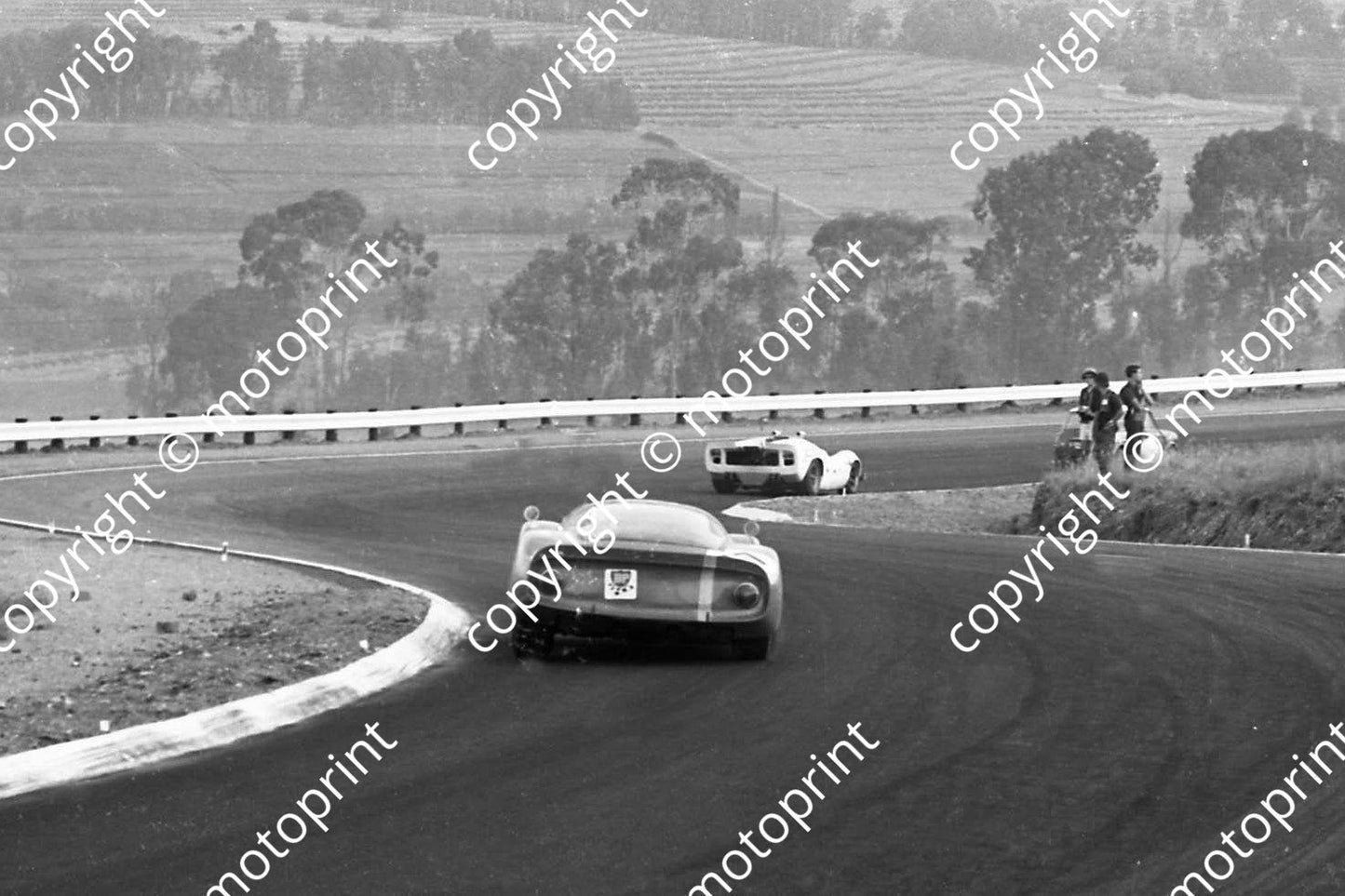 1967 17 Porsche 906 Ben Pon Sten Axelsson_ 6 Lola Chev D_ udy Dibley (courtesy Ken Stewart) 289