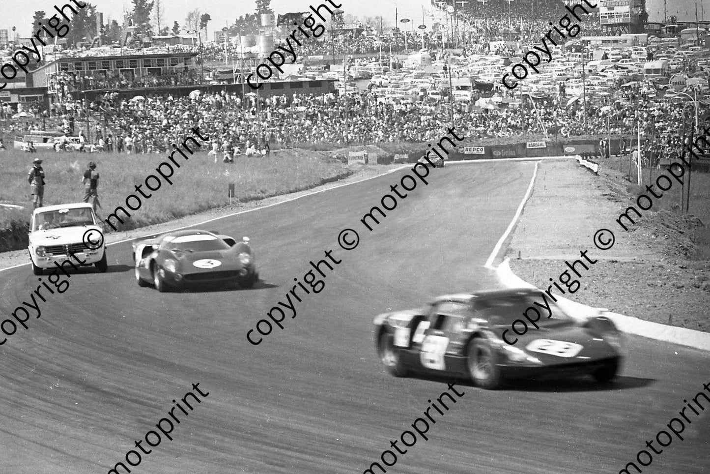 1967 23 Diva Cadman Grant_ 3 Lola Chev Hawkins Love_ 44 Alfa Guilia 1300 Chris van der Heever Keith Berrington-Smith (courtesy Ken Stewart) 285