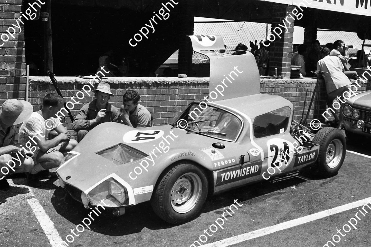 1967 24 Mpiti Renault Gordini Terry Townsend Stan Taylor (courtesy Ken Stewart) 262