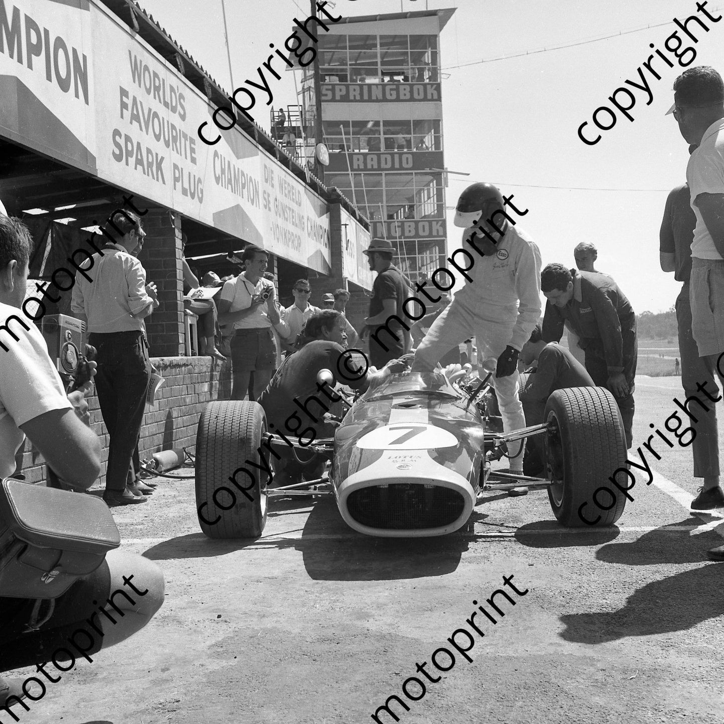 1967 SA GP Jim Clark climbing into Lotus BRM 43 (courtesy Ken Stewart) 135