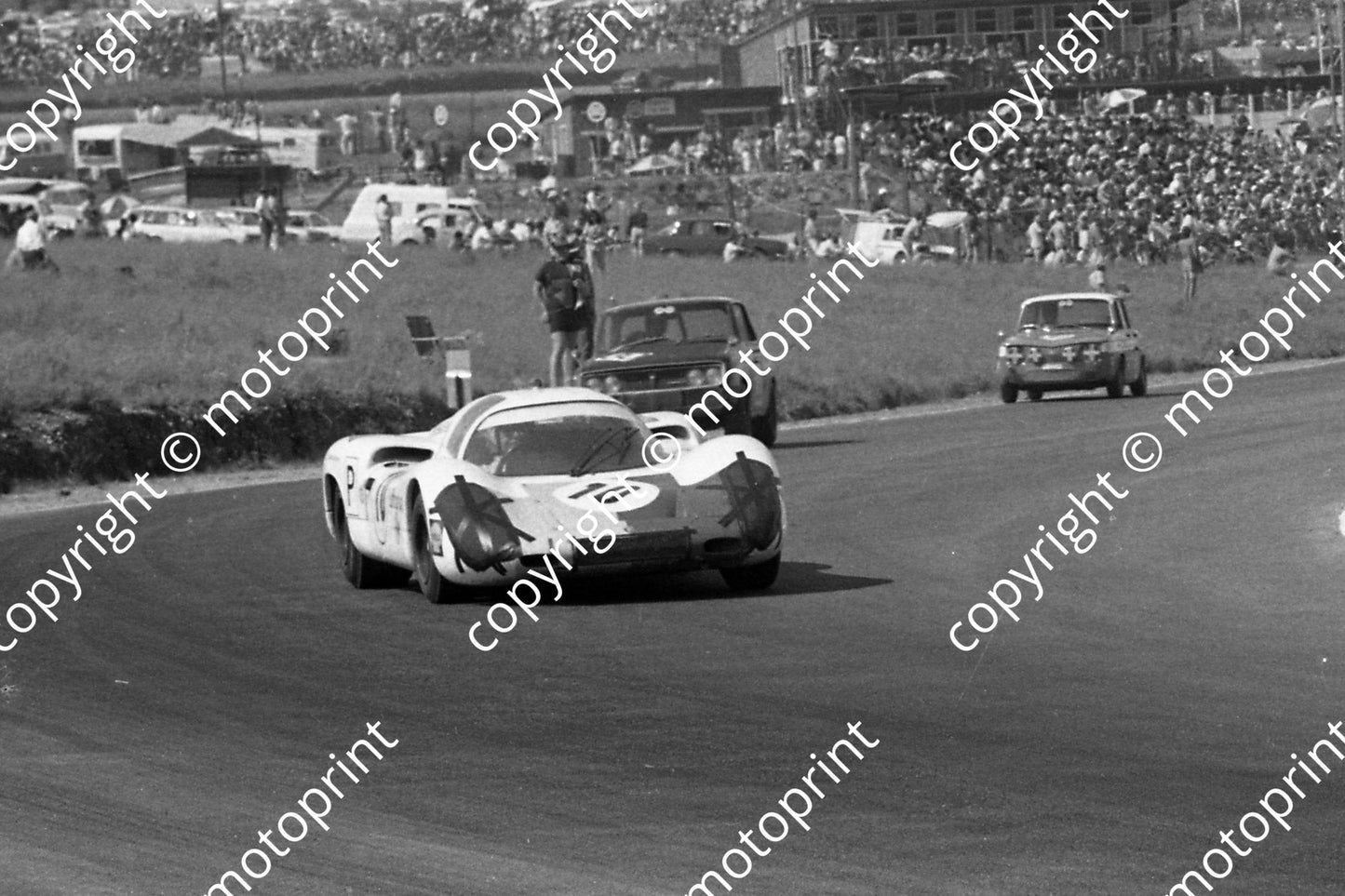 1968 10 Porsche 907 Hans Hermann Hans-Dieter Deschent; 30 Toyota GTs Jan Hettema Gene Bosman A4 (courtesy Ken Stewart) cropped (4)