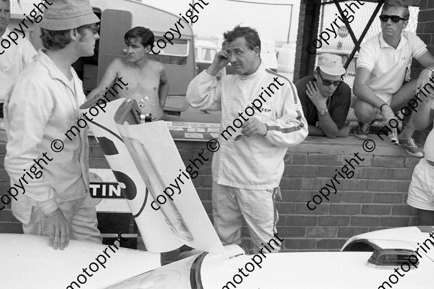 1968 10 Porsche 907 Hans Hermann behind car (courtesy Ken Stewart) (5)