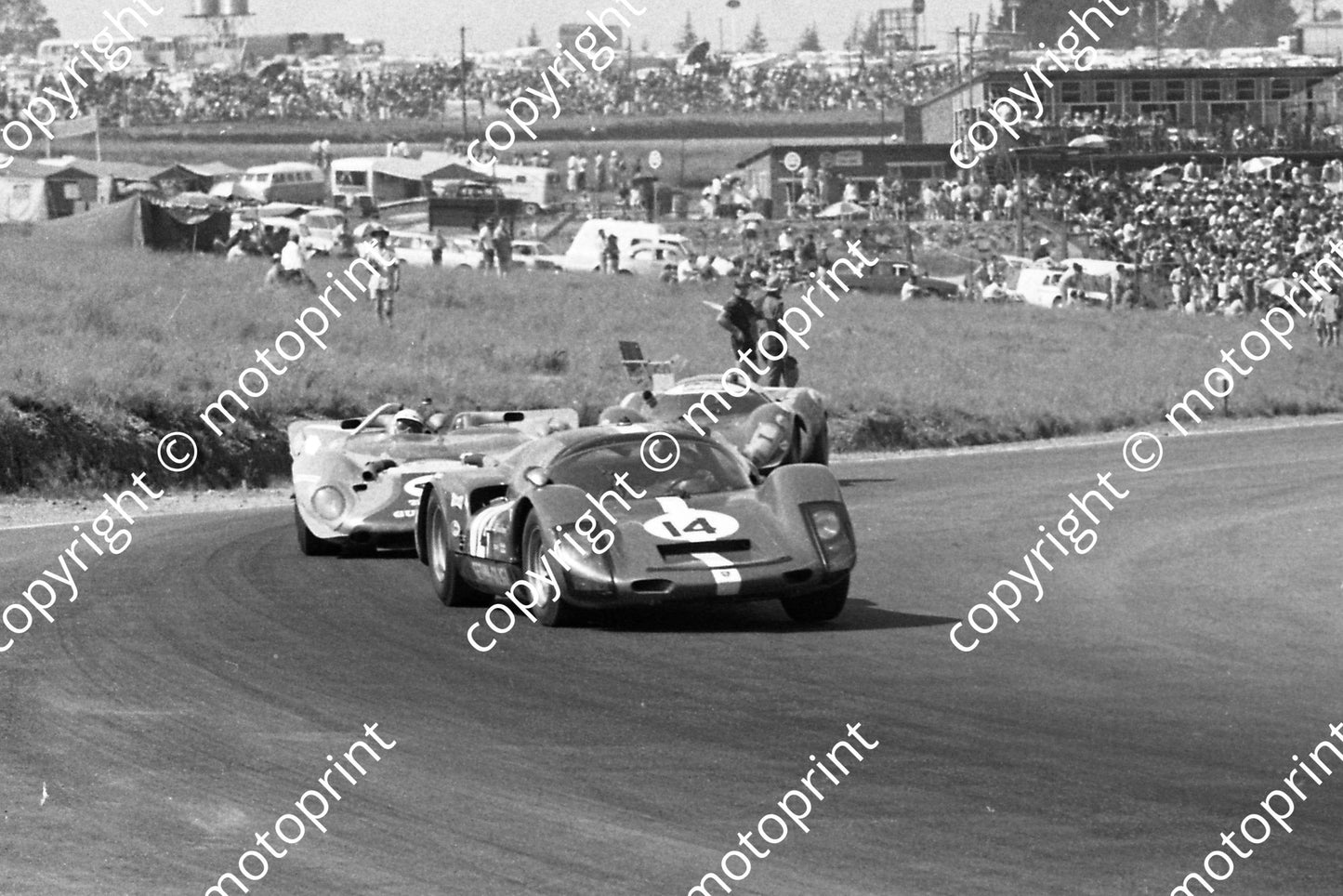 1968 14 Porsche 906 Peters Gethin and Gough; 4 Ferrari P4 CanAm Hawkins Love A4 (courtesy Ken Stewart) cropped (2)