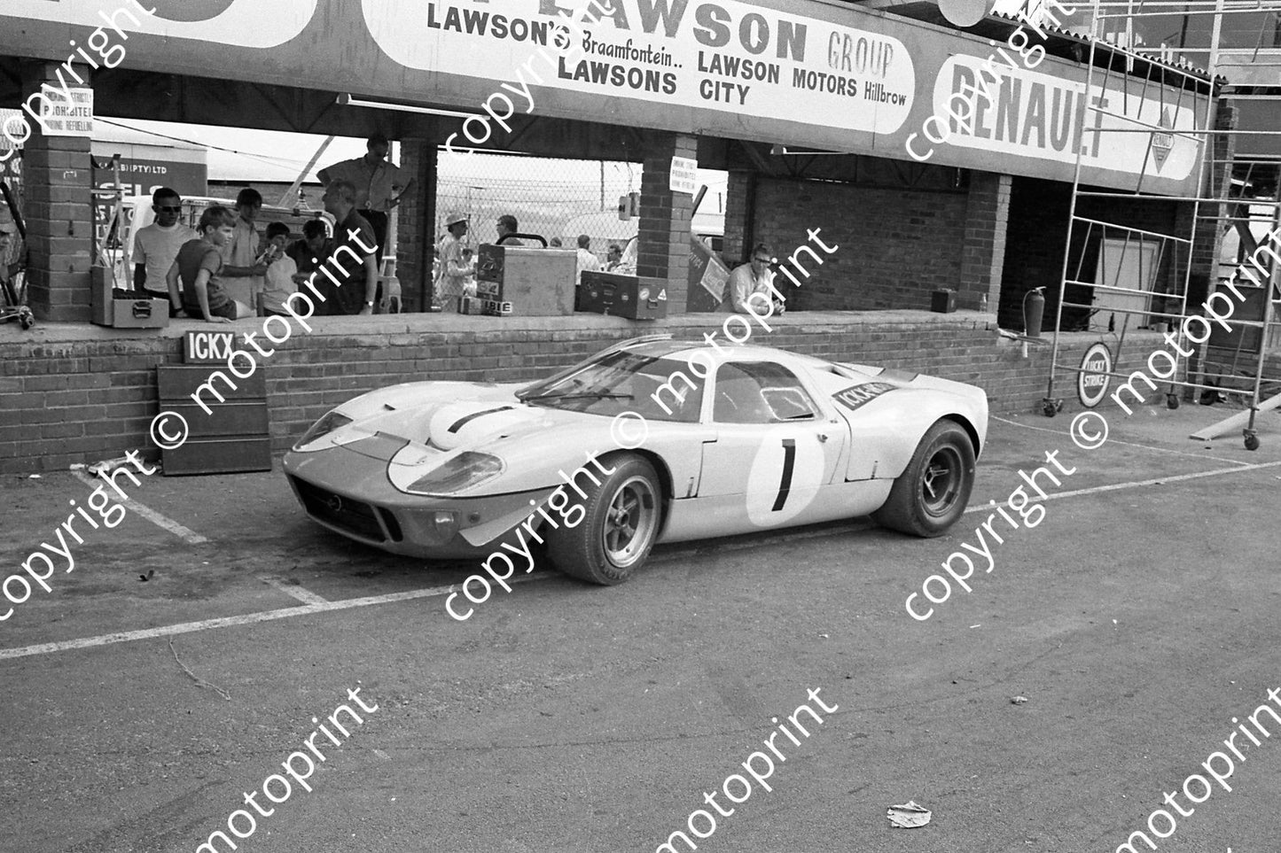 1968 1 Mirage Ford Jackie Ickx David Hobbs (courtesy Ken Stewart) (3)