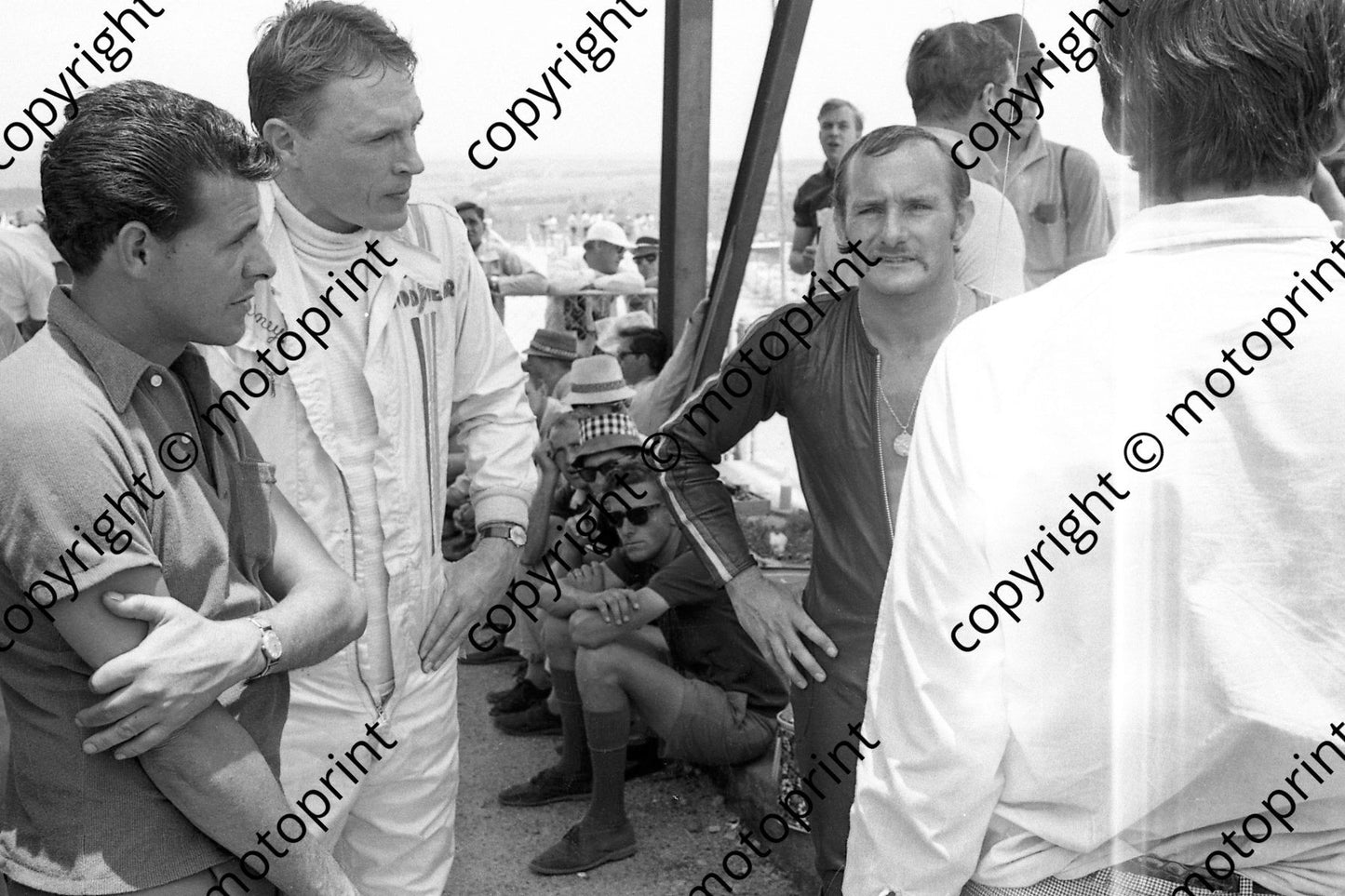 1968 SA GP Dan Gurney, Mike Hailwood Honda bike demo_ light streaks on rh side of print (courtesy Ken Stewart) 074