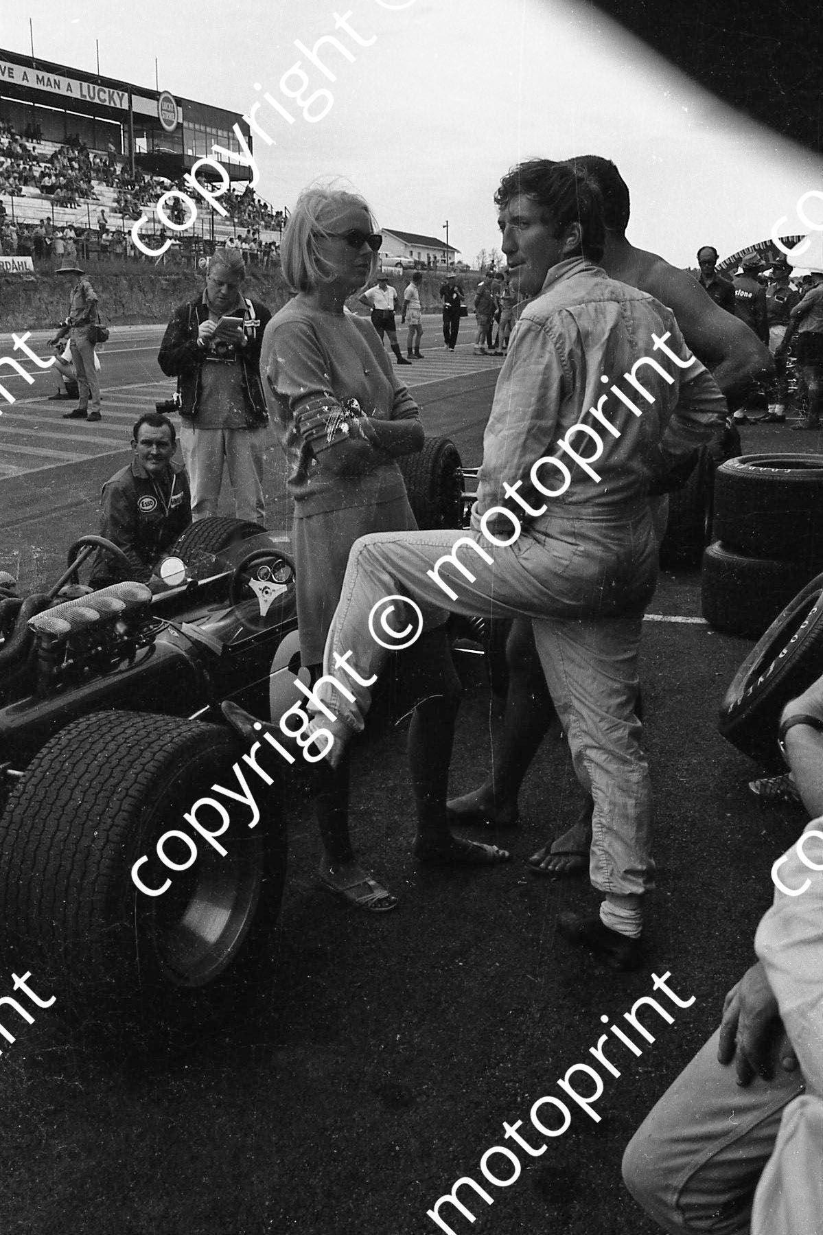 1968 SA GP Jochen Rindt_ Michael Tee MotorSport photographer to left_ scratches across print (courtesy Ken Stewart) 043