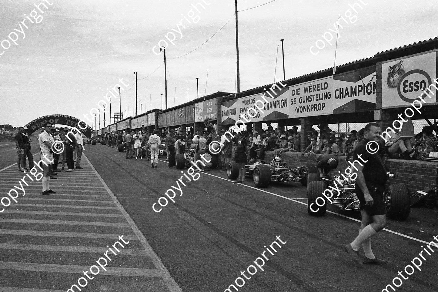 1968 SA GP pit lane (courtesy Ken Stewart) 044