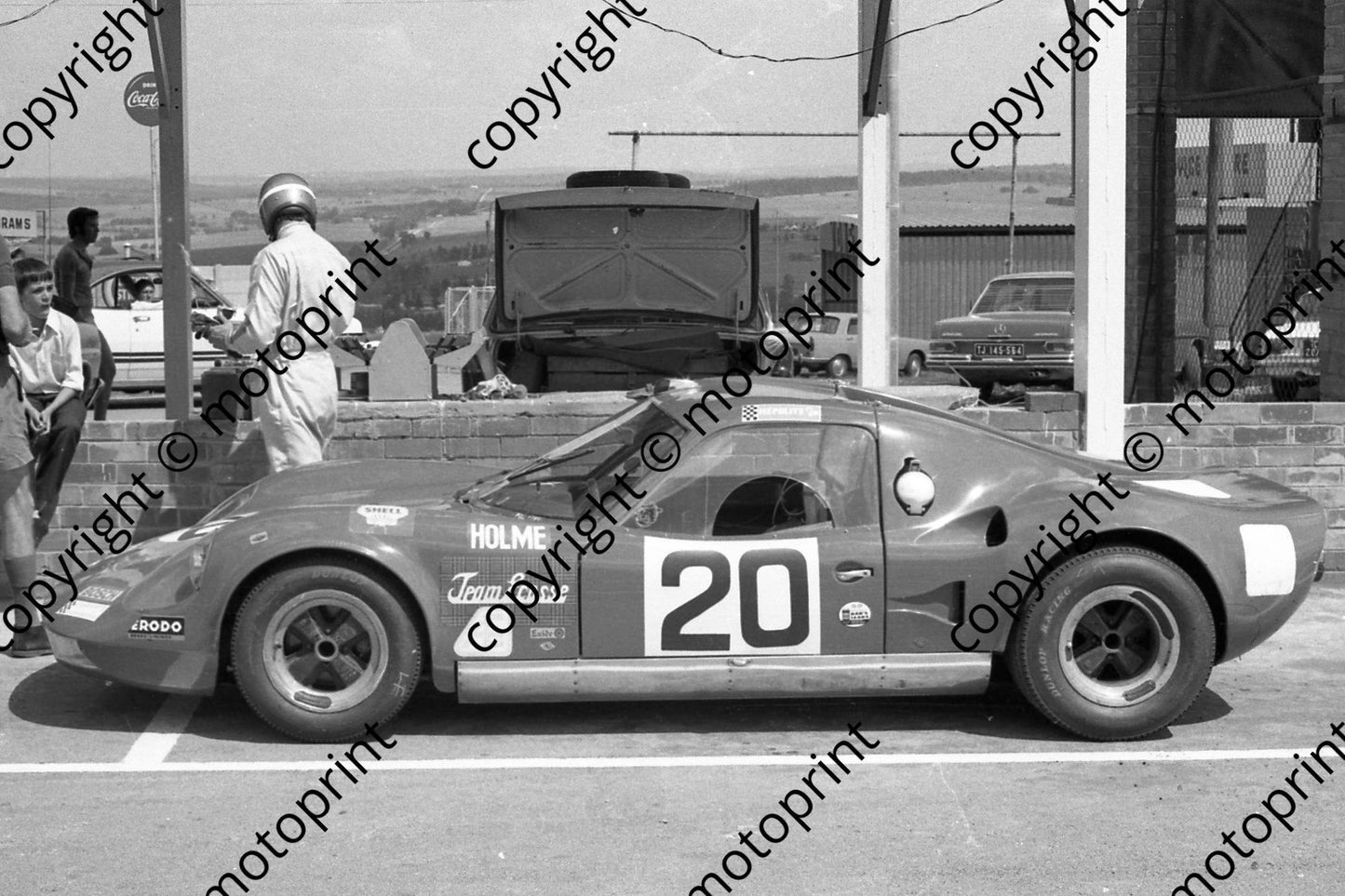 1969 9hr 20 Chevron B8 J Holme J Rowe (10)