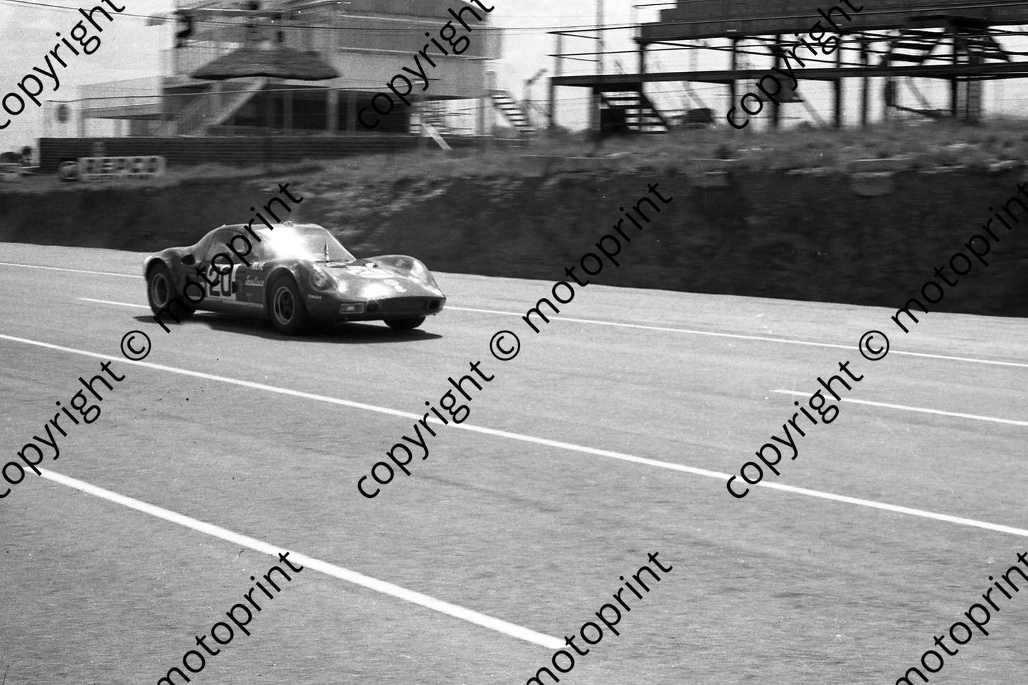 1969 9hr 20 Chevron B8 J Holme J Rowe (8)