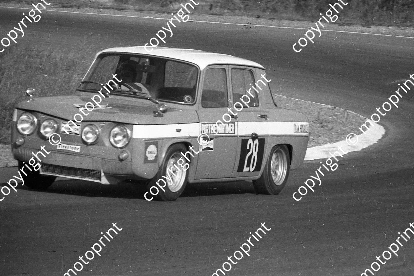 1969 9hr 28 R8 Scamp Porter Geoff Mortimer (permission Malcolm Sampson Motorsport Photography (2)