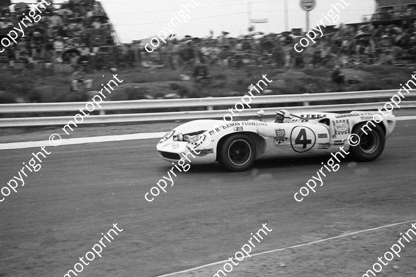1969 9hr 4 Lola T70 D Serrurier J Pretorius (2)