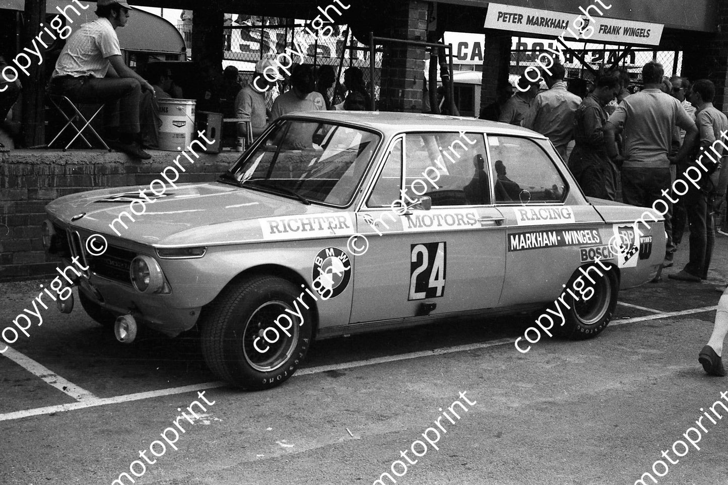 1969 9hr SL 24 BMW 2002 ti Markham F Wingels pits (32)