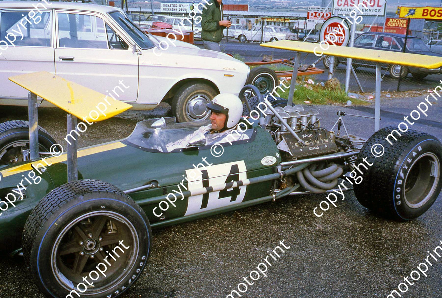 1969 SA GP Jack Brabham BT26 practice (thanks Vito Momo via G Cavalieri) 015