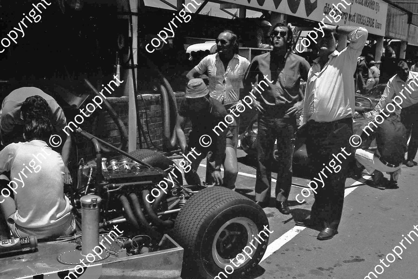 1970 15 Lola T210 Mike Hailwood David Hobbs Sid Taylor George Thornton hat (thanks Ken Stewart) 4 640