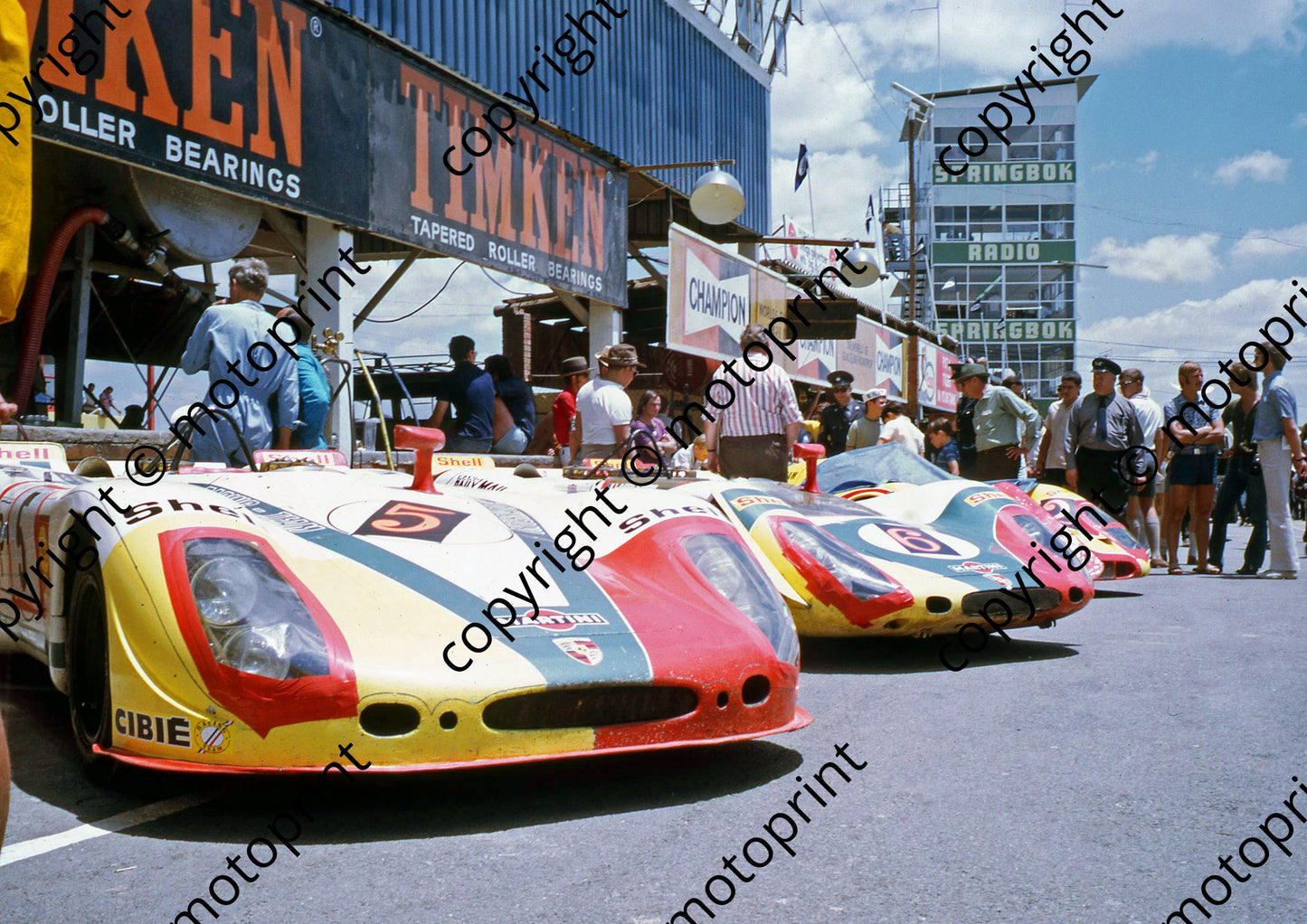 1970 9hr Porsche 908s pits line up (thanks Vito Momo via G Cavalieri) scanned A4 (11)