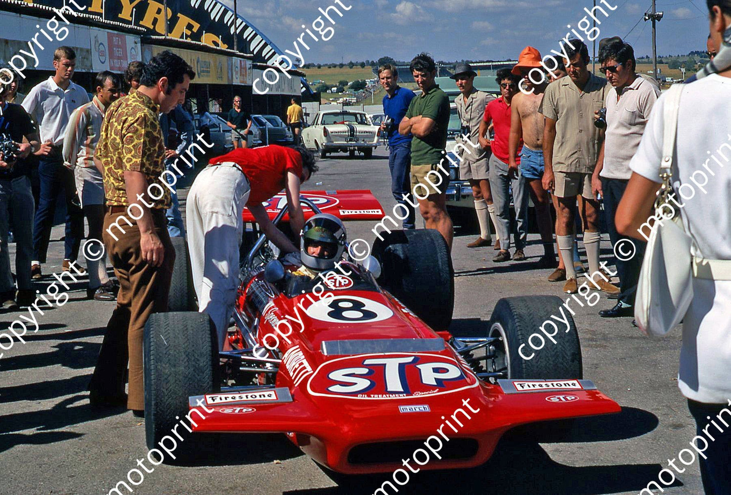 1970 SA GP March 701 Mario Andretti in car paddock (thanks Vito Momo via G Cavalieri) 044