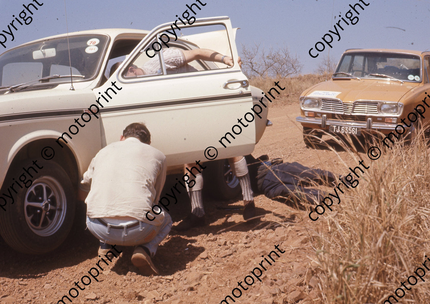 1970 Total Rally Escort 1600GT press car serviced by Renault Scamp Porter under car (Ben van Rensburg) (16)