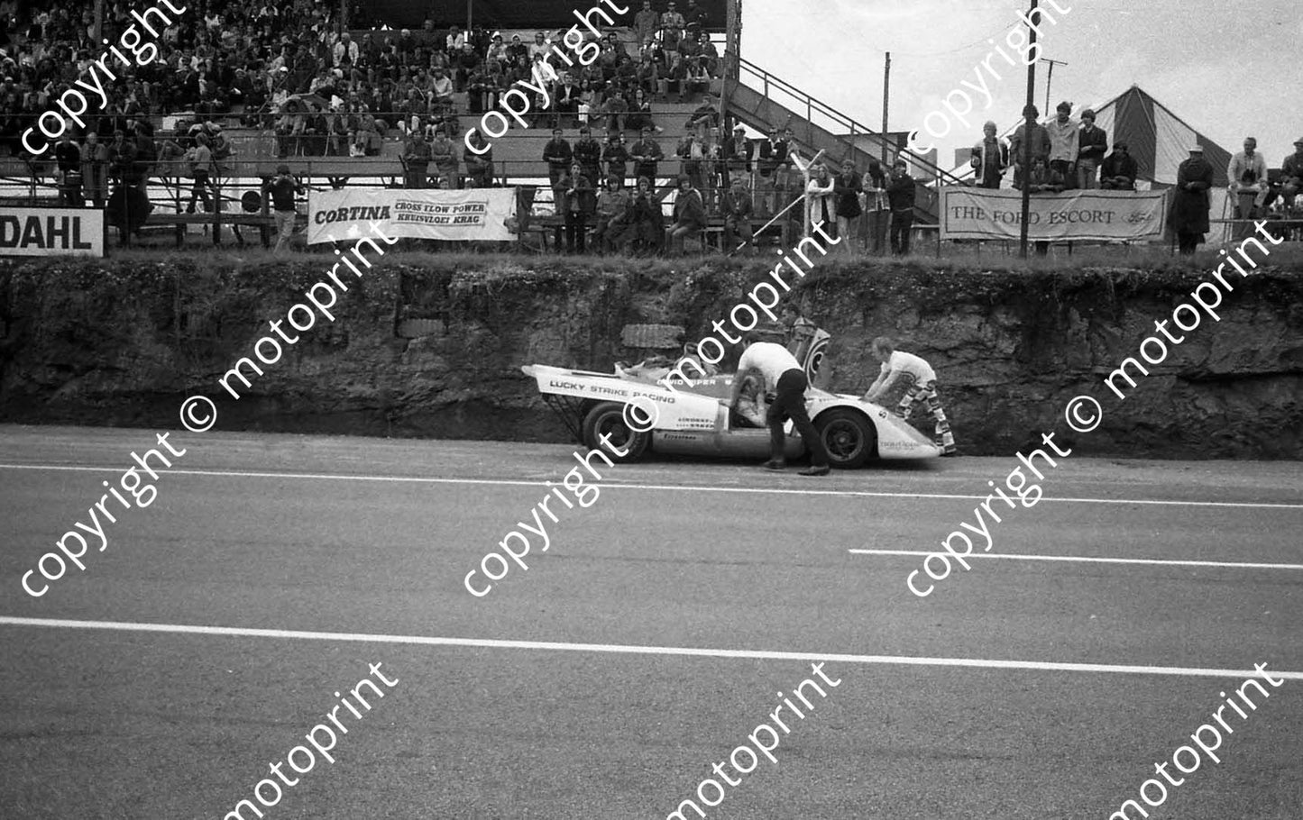 1971 3 Porsche Dick Attwood in car Dave Charlton (thanks Ken Stewart) 659