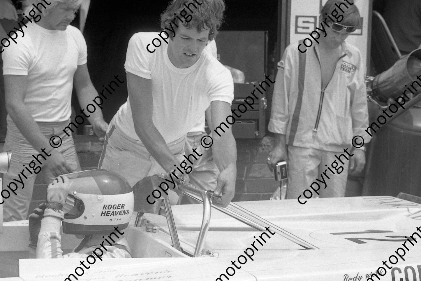 1972 9 hr 0 Roger Heavens in Chevron pits (permission Roger Swan)