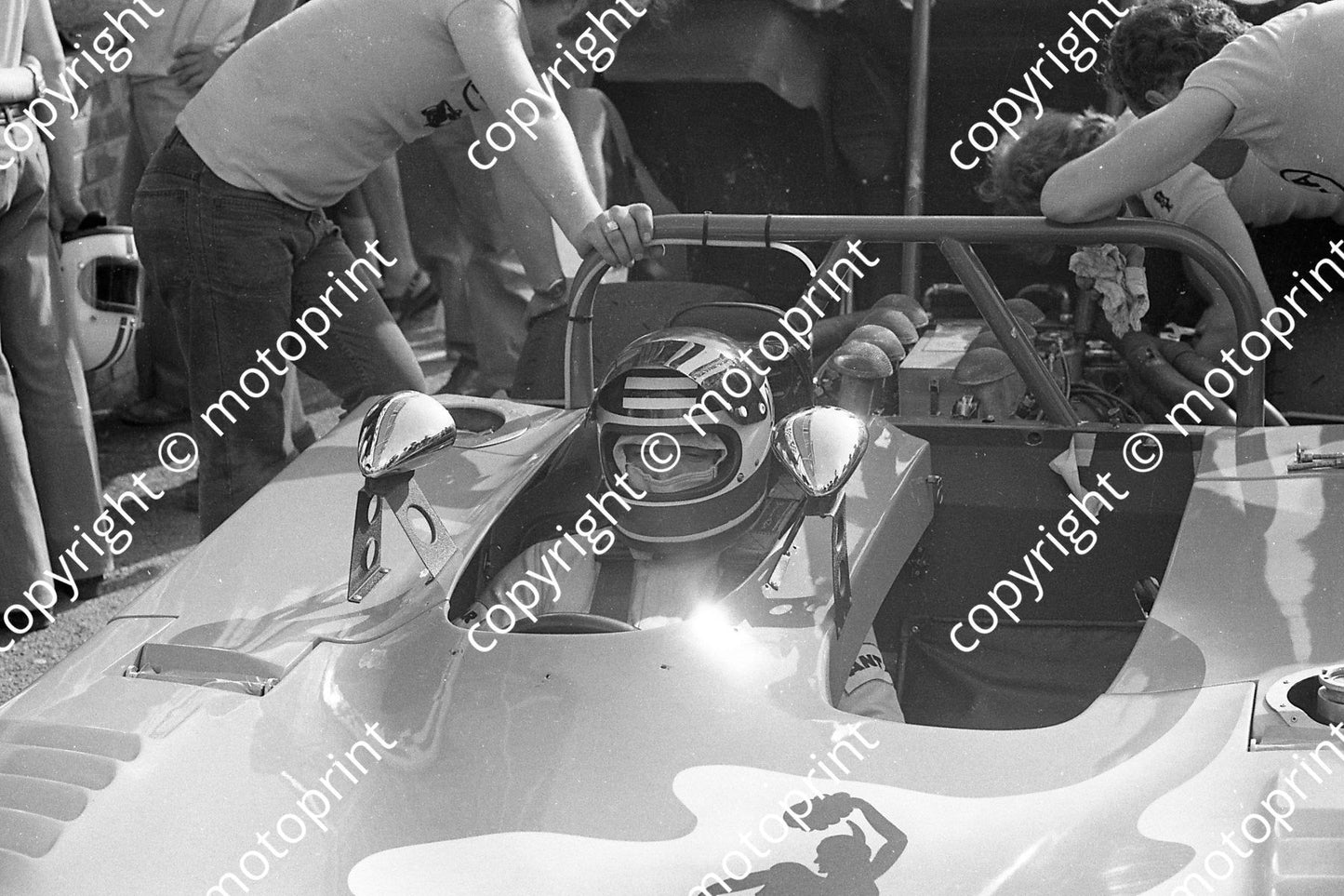 1972 9 hr SP 3 Lola DFV T282 Lafosse crashed practice (permission Malcolm Sampson Motorsport Photography) 1972 9 hr (196)