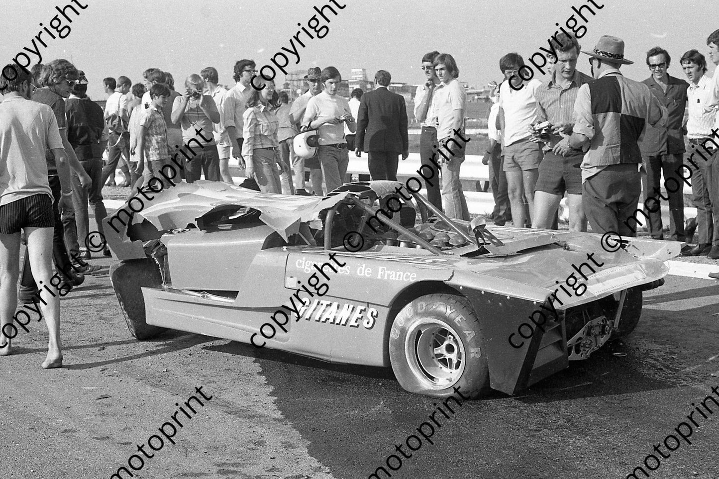 1972 9 hr SP 3 Lola DFV T282 Lafosse crashed practice (permission Malcolm Sampson Motorsport Photography) 1972 9 hr (199)
