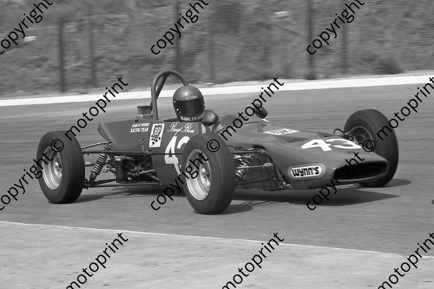 1972 Kya 43 Bengt Blom Royale BOAC Wynns Sunshine Series (1)