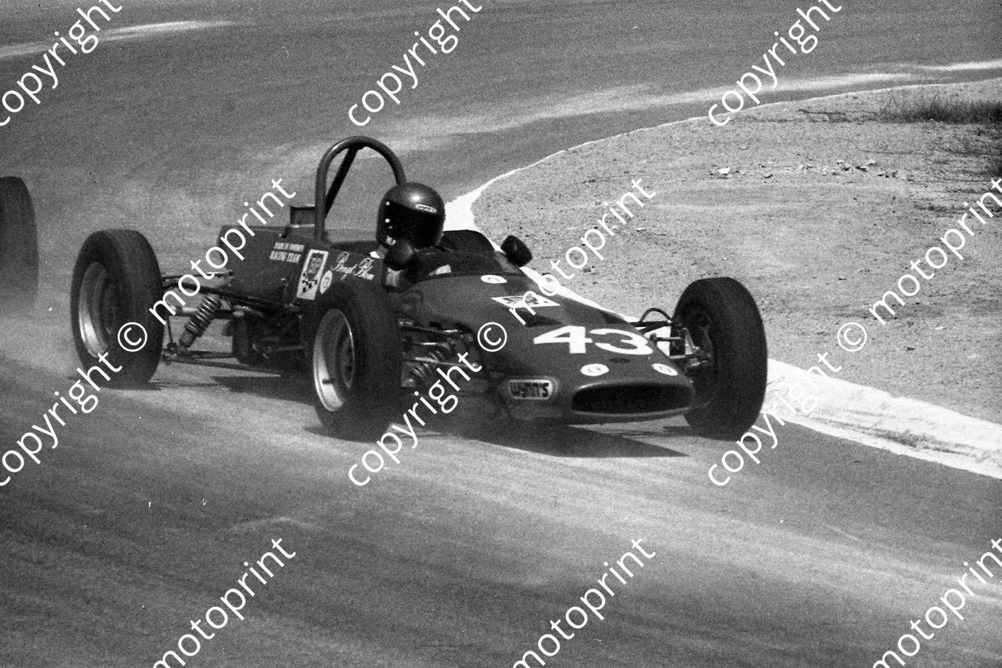 1972 Kya 43 Bengt Blom Royale BOAC Wynns Sunshine Series (2)