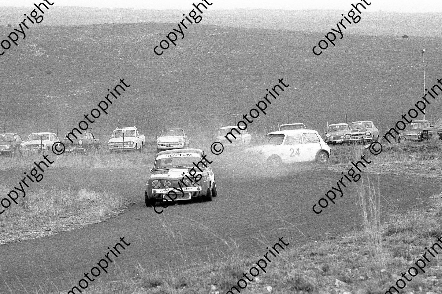 1972 PMC 3 hr 24 Andy Terlouw Mini off track 14 Doug Drysdale R8 (courtesy Roger Swan) 064