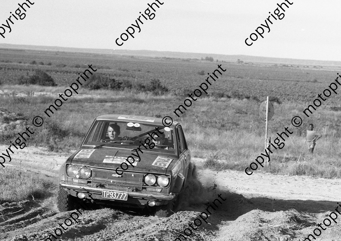 1973 BNU 19 1112 Neels Vermaak, Spotti Woodhead Datsun 1800SSS (courtesy Roger Swan) (36)