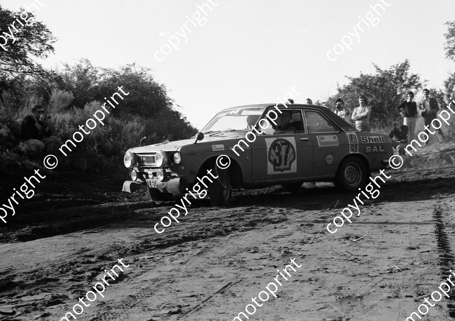 1973 BNU 37 1116 Ian Miller, Anton Friedeling Datsun (courtesy Roger Swan) (2)