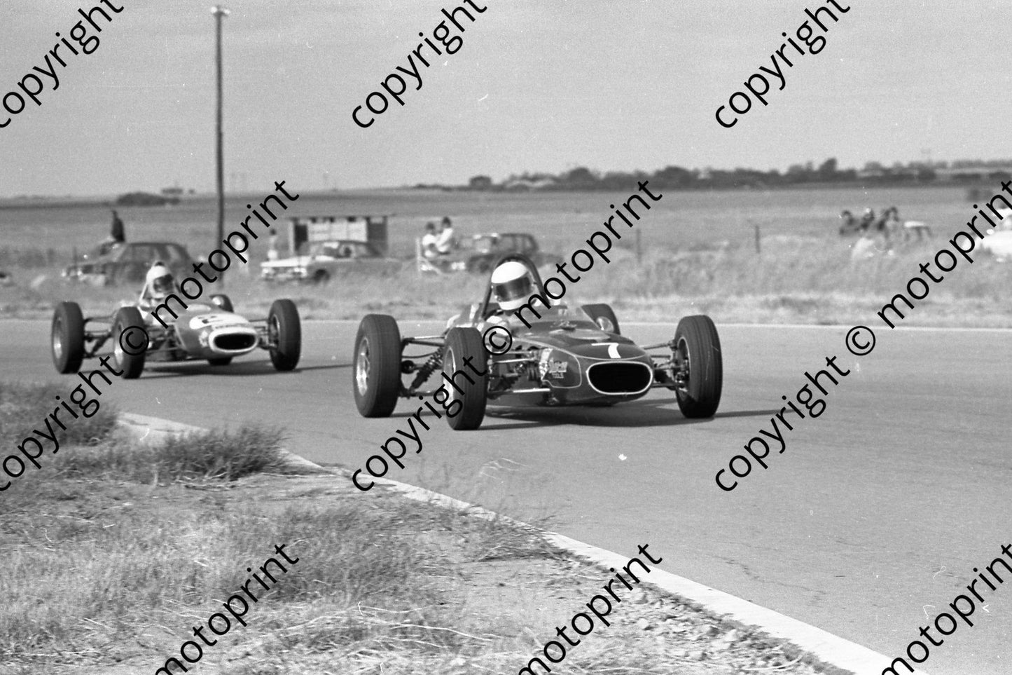 1973 FF Welkom 7 Andrew Thompson Merlyn Mk20 2 Kenny Gray Merlyn Mk11A (permission Malcolm Sampson Motorsport Photography) (2)