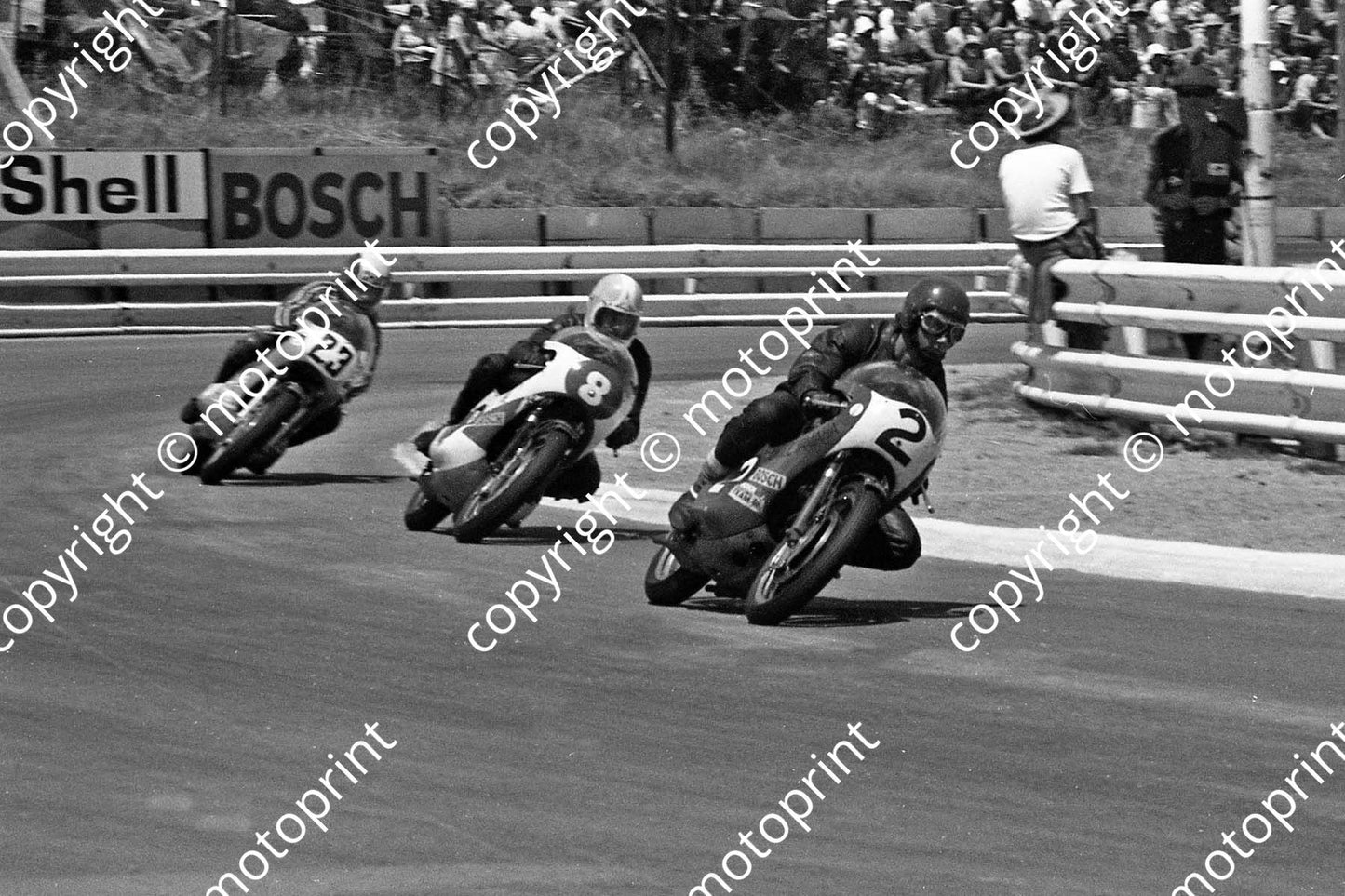 1973 MC Highveld 100 2 Jim Peter TD2 8 Kork Ballington TD2B 23 Derek Chatterton Yamaha (courtesy Roger Swan)