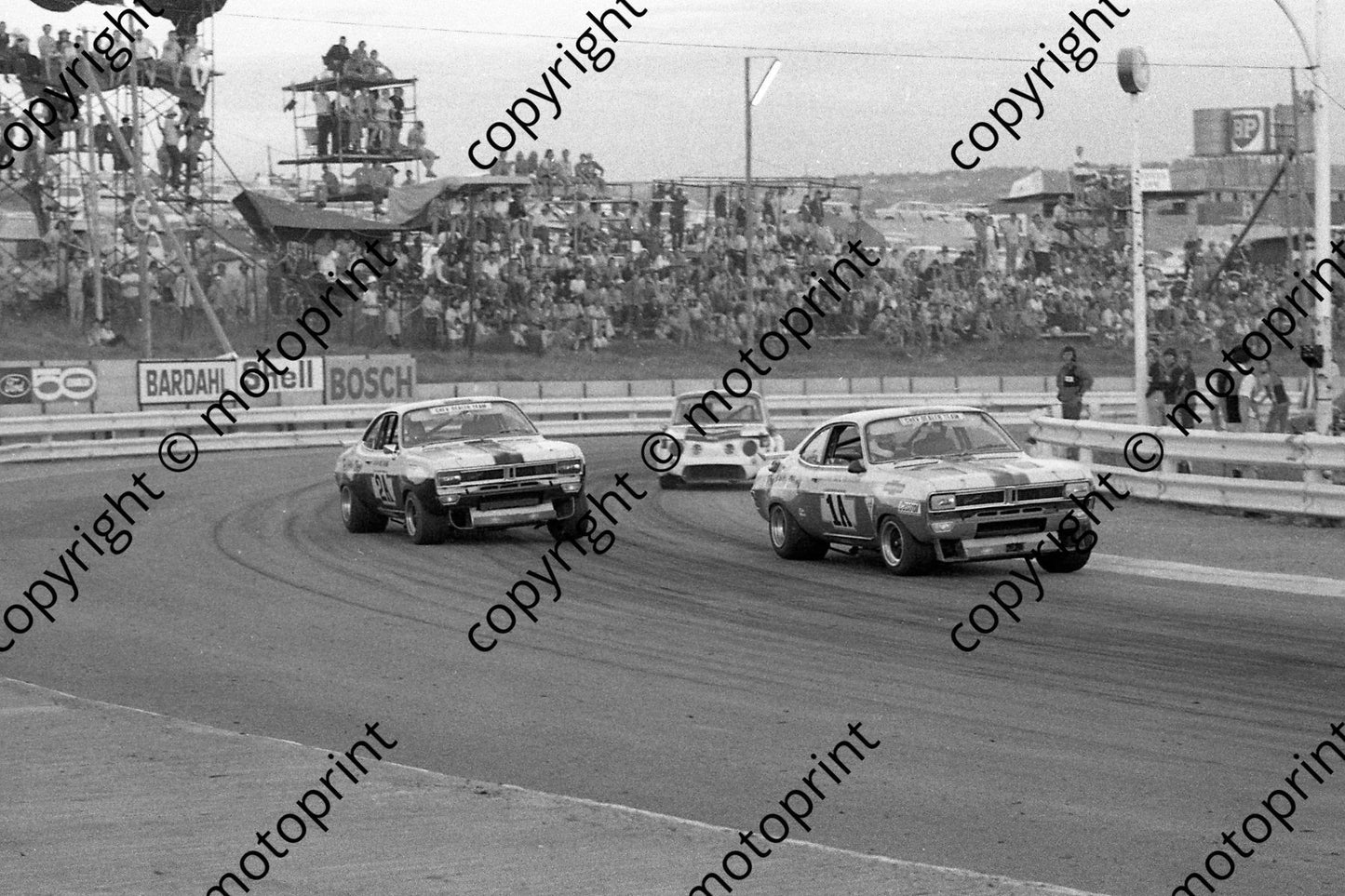 1973 SA GP support saloons B van Rooyen, N Nieman Chev V8s (courtesy Roger Swan)14