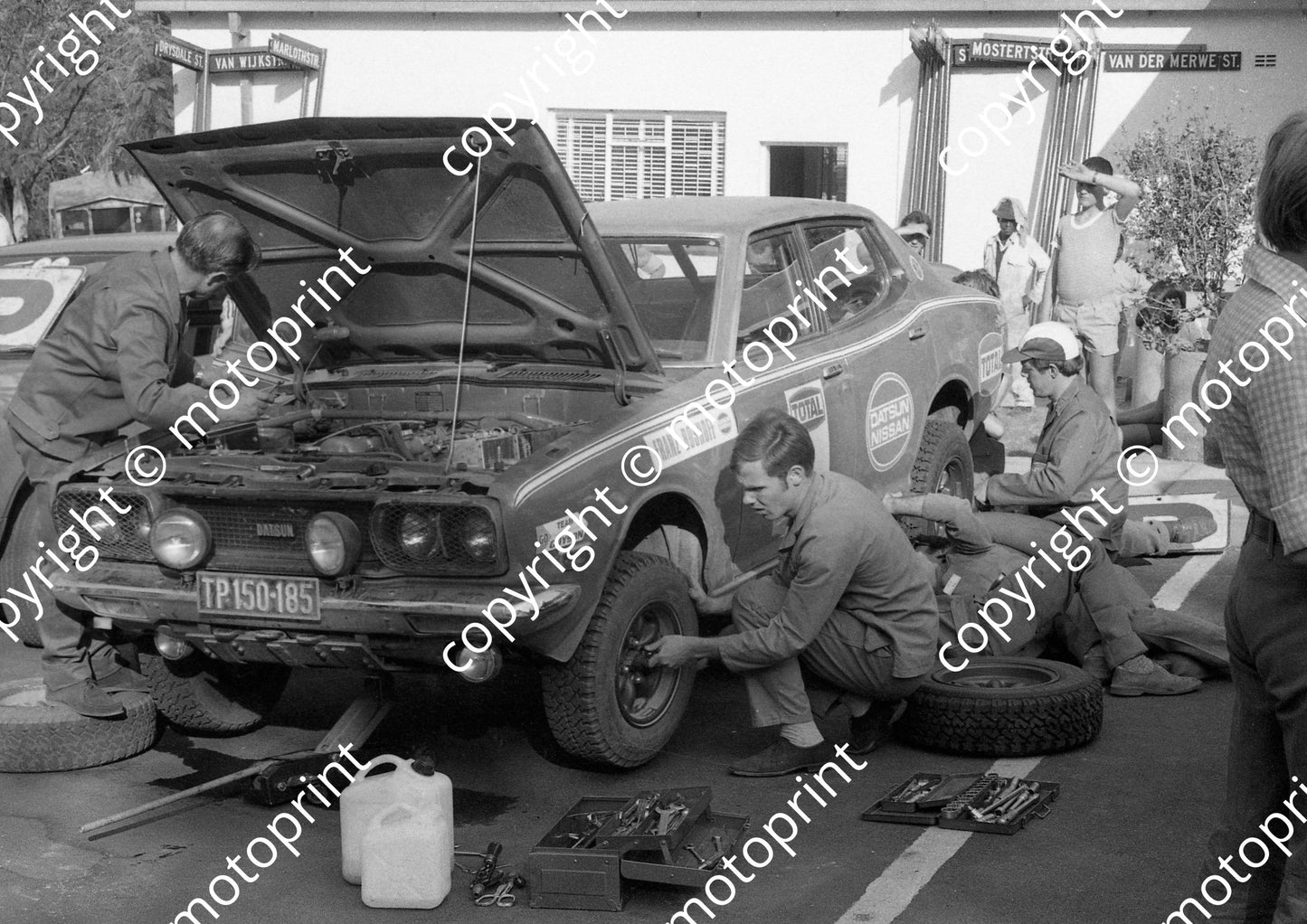 1973 Total 1 Fall Boshoff Team Datsun preparation (courtesy Roger Swan) (6)