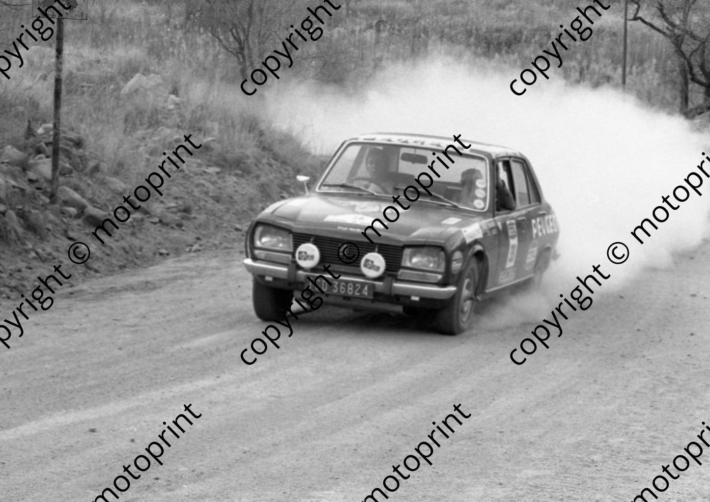 1973 Total 39 Andre Liebenberg Leon Joubert Peugeot 504Ti (courtesy Roger Swan) (9)
