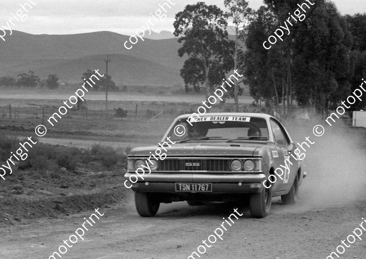 1973 Wynns 10 Louis Cloete, Geoff Mortimer Chev SS 1082 (courtesy Roger Swan) (15)